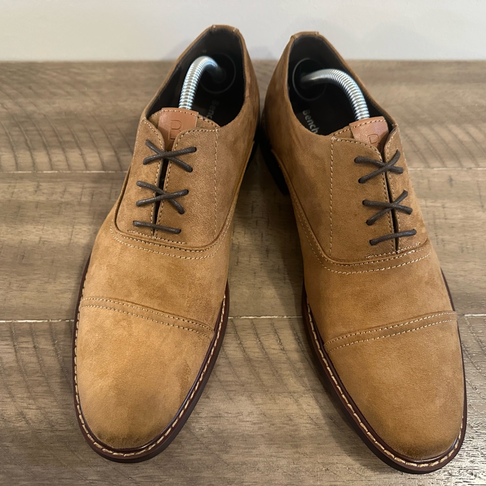 Men’s Camel colored suede derby shoes